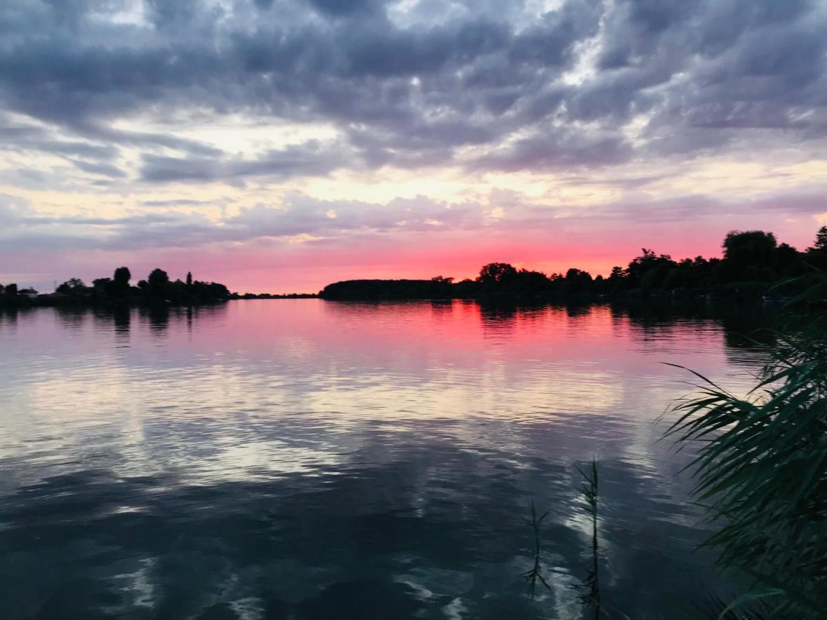 Stéghouse Kis-Duna Domsod Kültér fotó